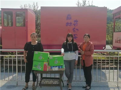 酷暑守岗位 公司送清凉(图5)